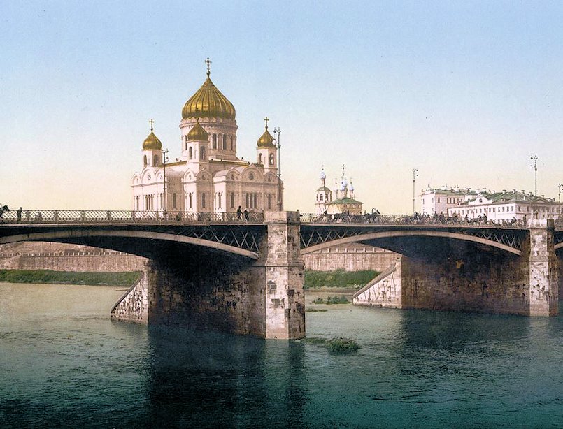 ロシアの首都モスクワの街に架かるボリショイ・カメンニ橋(Большой Каменный мост)　そんな橋の19世紀の写真です